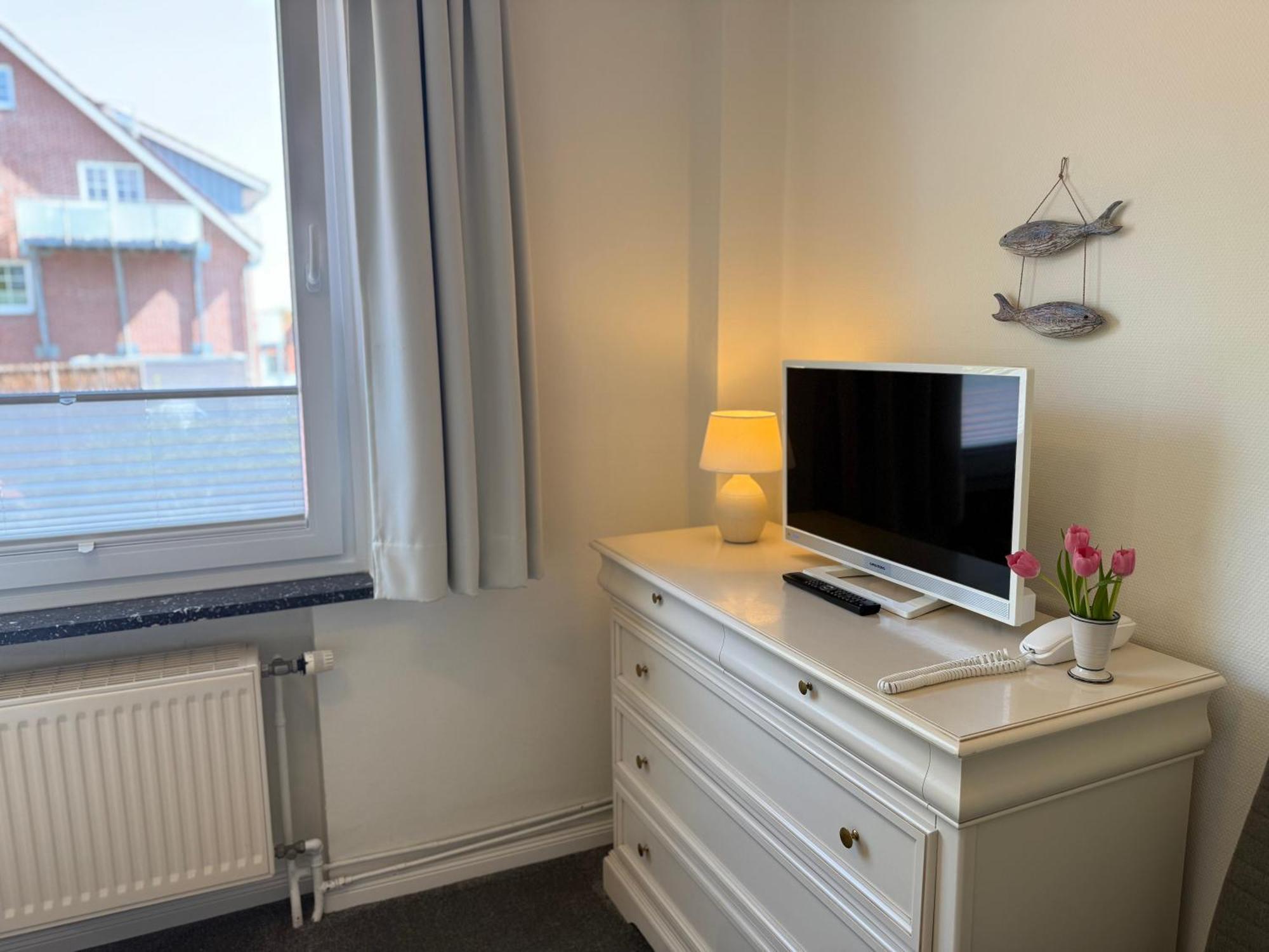 Hotelpension Sanders Hoeft - Direkt Am Strandaufgang Juist Exterior photo